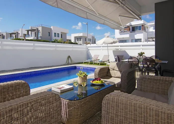 Martha Πρωταράς